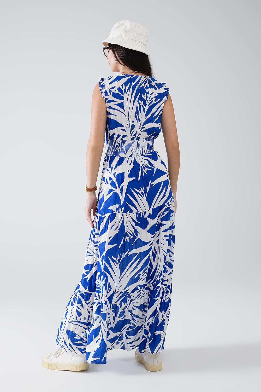 Vestido Maxi Tropical Print com decote em V e fenda em azul