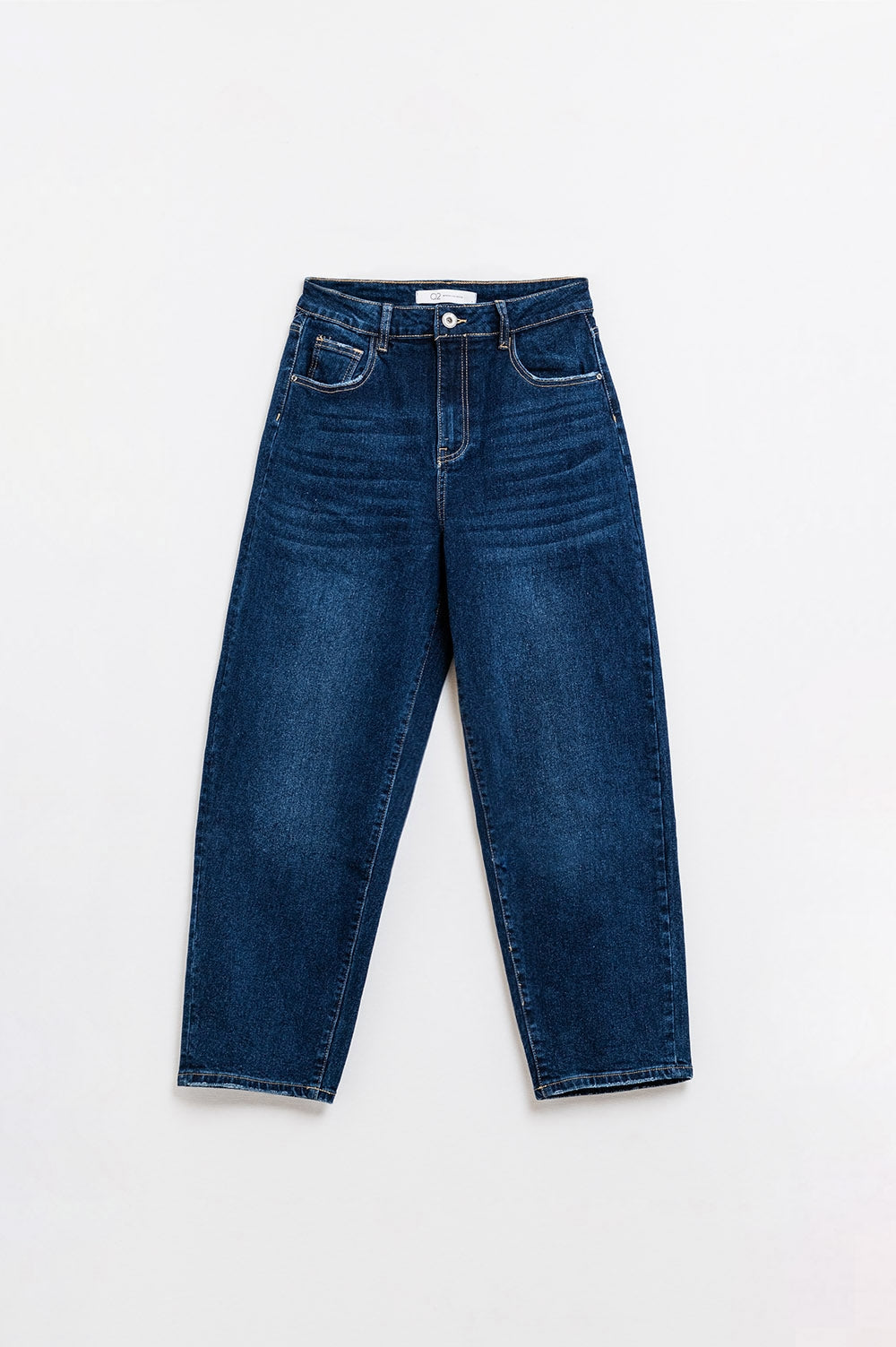 Calça jeans mom perna larga com lavagem média