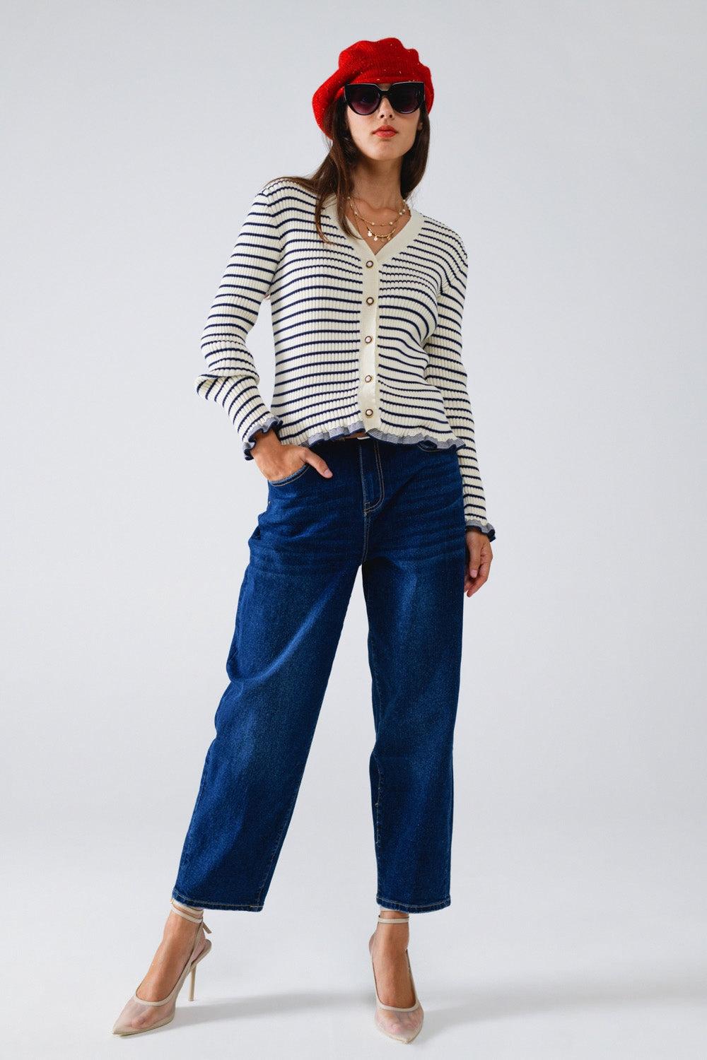 Calça jeans mom perna larga com lavagem média