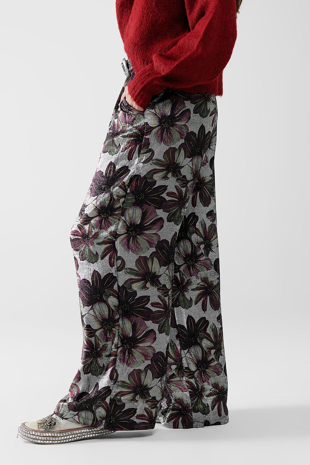 calças largas com estampa floral