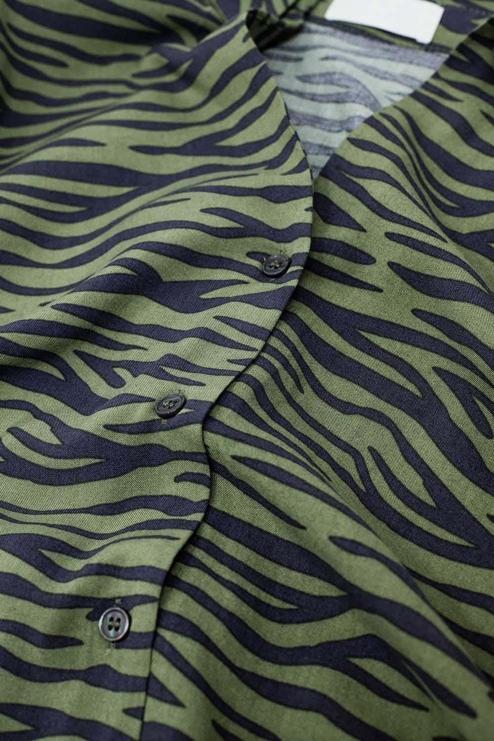 Camisa estampada zebra verde