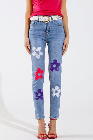 Calça Jeans Skinny 5 Bolsos Com Detalhe De Flor