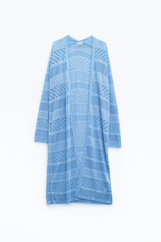 Cardigan longo de crochê azul bebê com mangas compridas