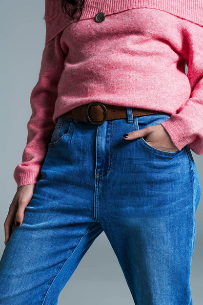 Calça Jeans Mom Fit Básica Lavagem Média Com Pinças Nos Joelhos