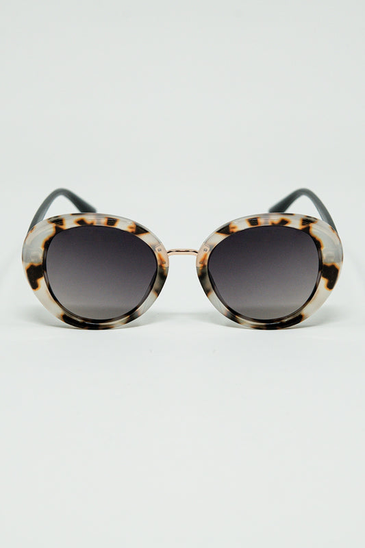 Q2 Beige Sunset Spot Oval Shaped Sunglasses (óculos de sol ovais)