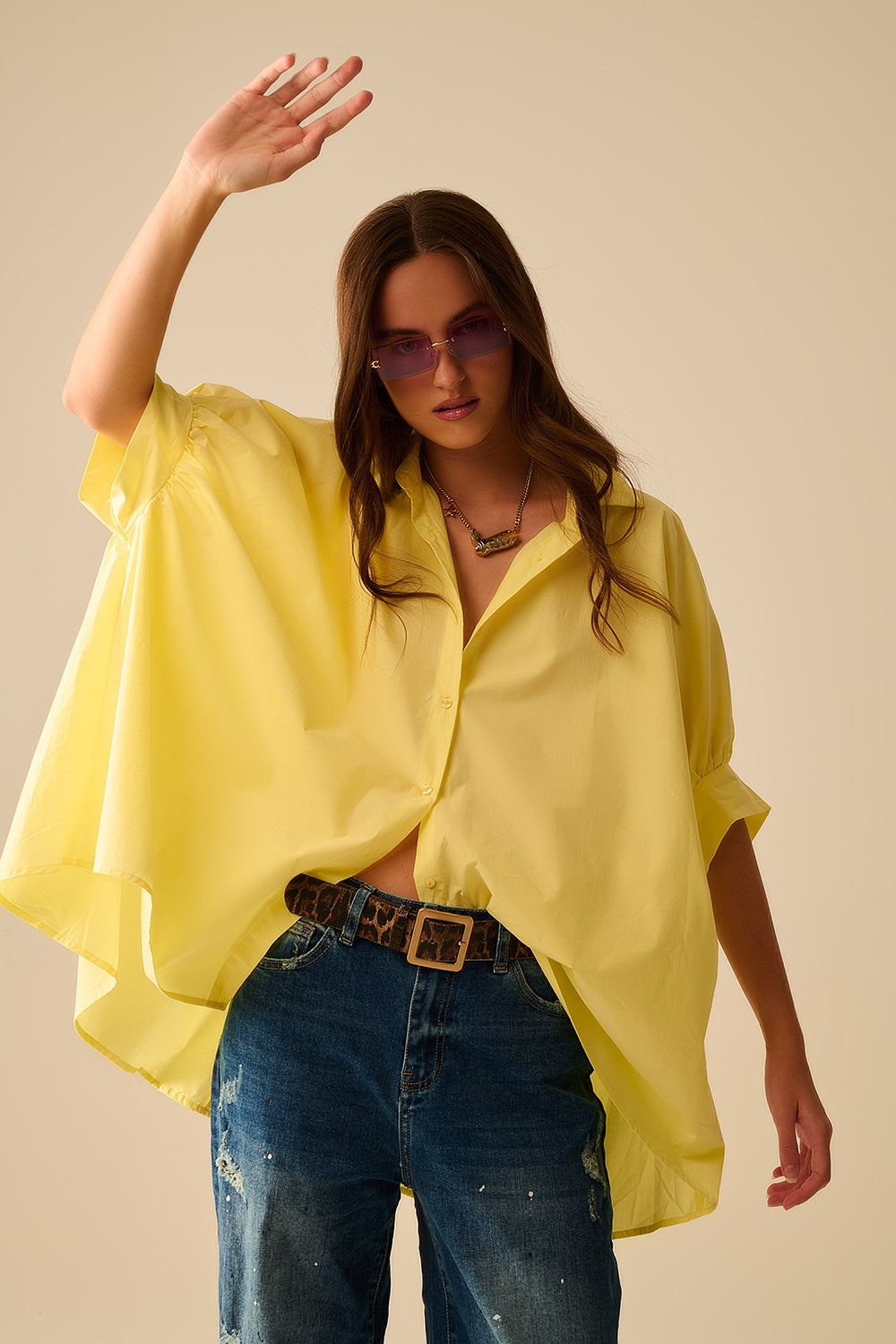 Blusa amarela oversized com manga curta