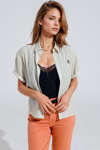 Blusa às riscas brancas com o logótipo Love