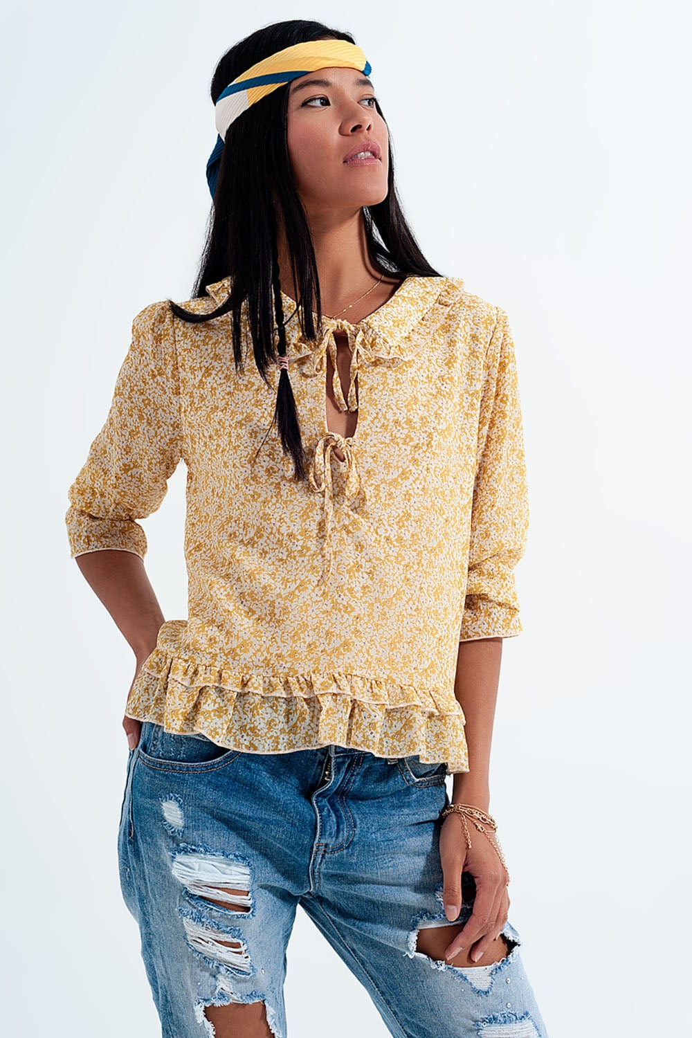 Blusa Chiffon com laço frontal e estampa floral amarelo