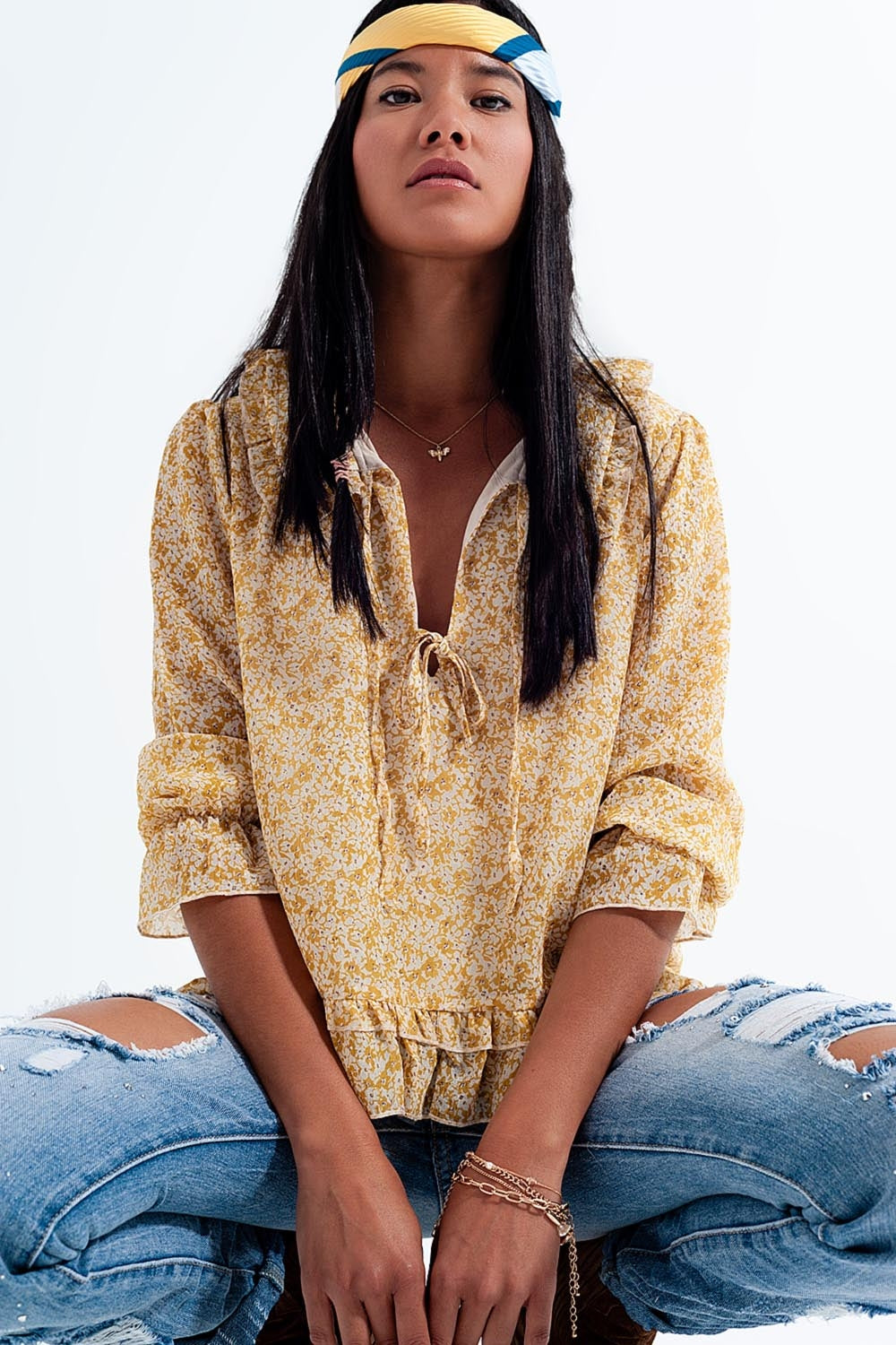 Blusa Chiffon com laço frontal e estampa floral amarelo