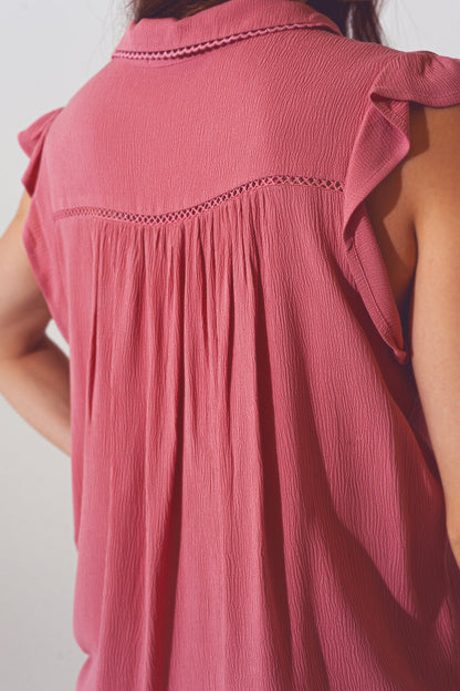 Blusa com mangas curtas franzidas em rosa
