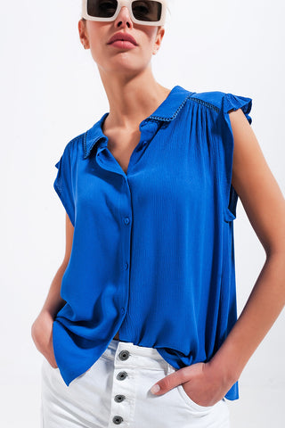 Blusa com mangas de rufos em azul