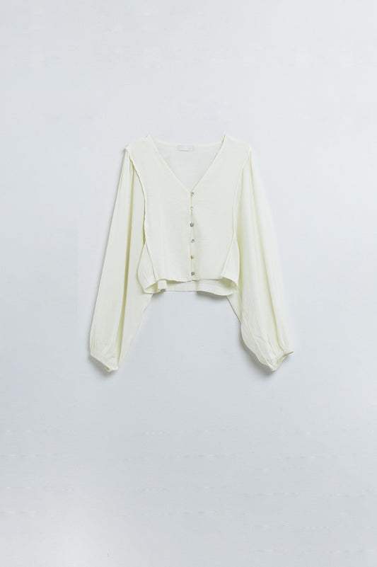 Q2 Blusa cream com mangas em balão e fecho frontal com botões