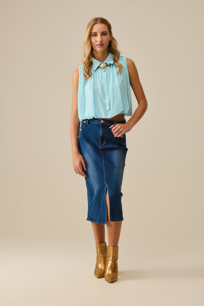 blusa de chiffon azul bebê com pregas na bainha