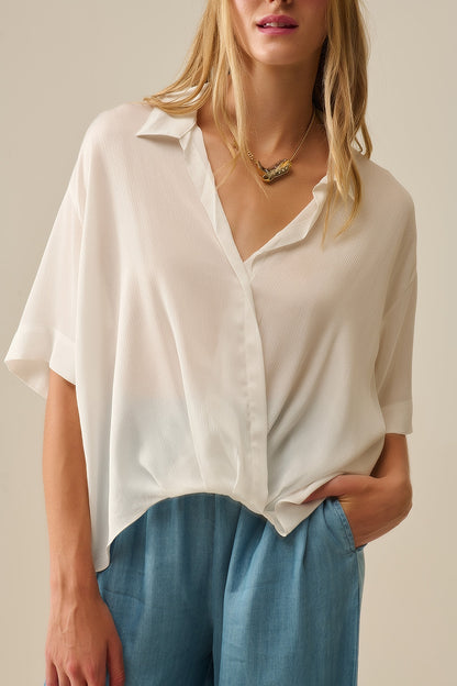 Blusa de manga curta drapeada em branco