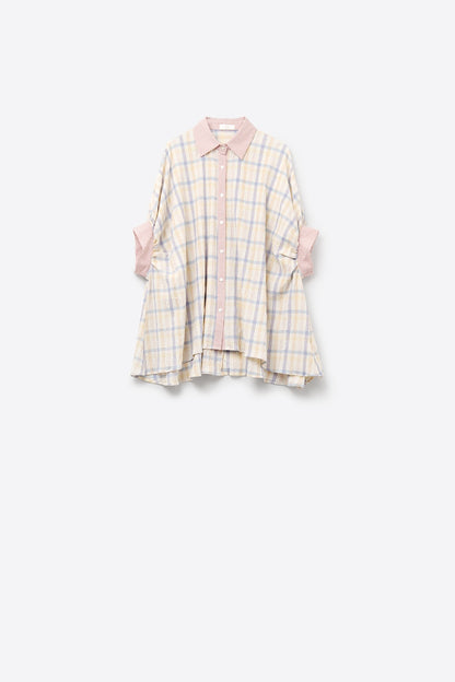 Blusa fluida de grandes dimensões com contraste de quadros