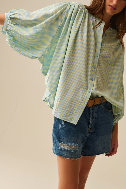 blusa solta de gingão azul claro