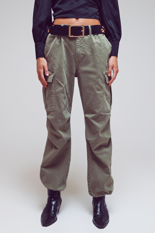 Q2 Calça cargo com pontas de borla em verde militar
