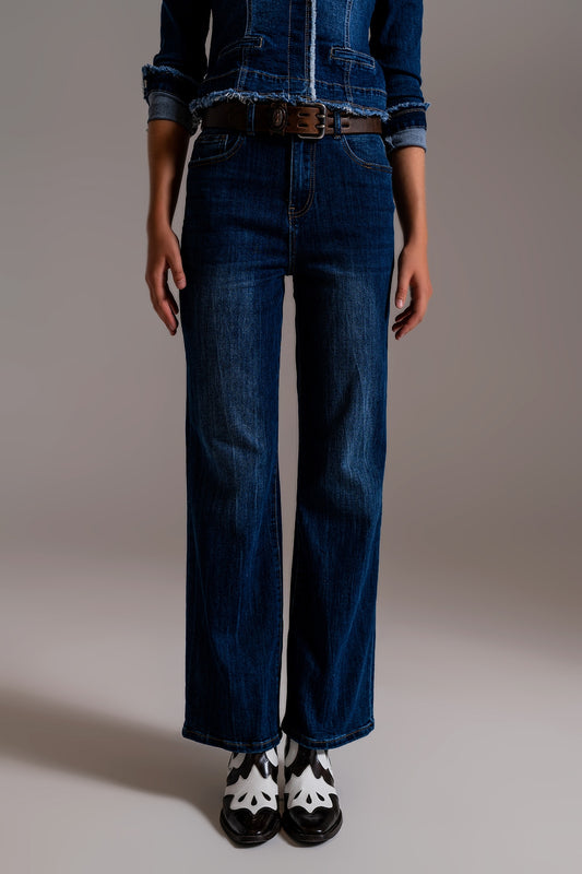 Q2 Calça jeans de perna larga estilo anos 70 em lavagem azul médio