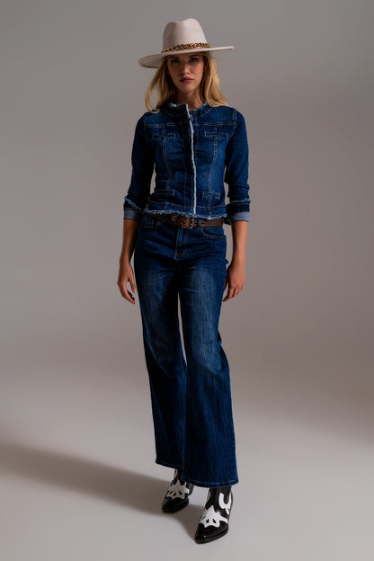 Calça jeans de perna larga estilo anos 70 em lavagem azul médio
