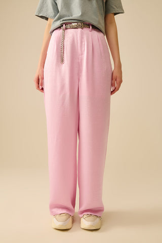 Calça de cetim à medida com perna larga em cor-de-rosa