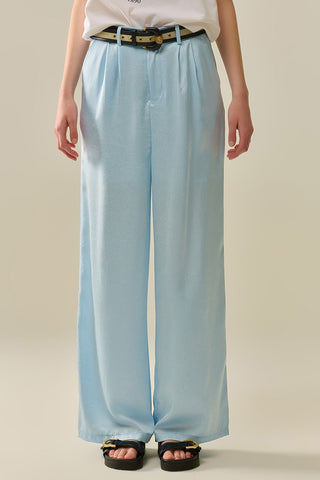 Calça de cetim sob medida com perna larga em azul bebê