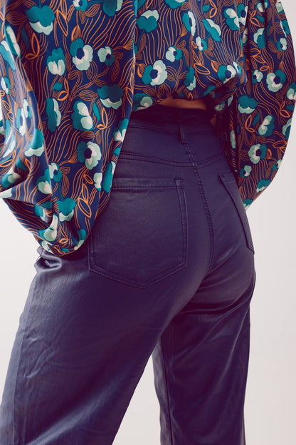 Calça de fundo largo de couro sintético azul