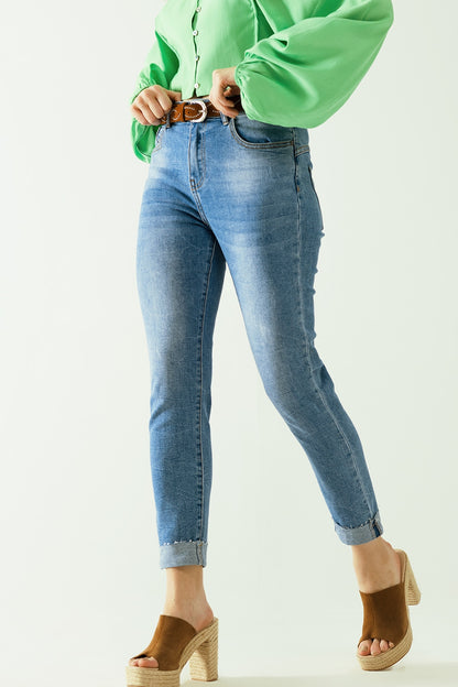 Calças de ganga push-up com efeito lavado com cinco bolsos e bainha