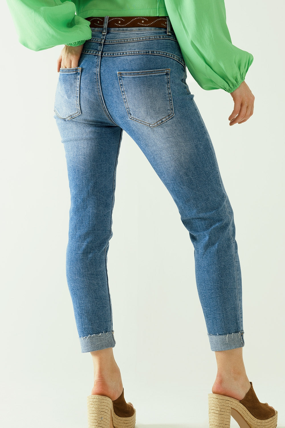 Calças de ganga push-up com efeito lavado com cinco bolsos e bainha
