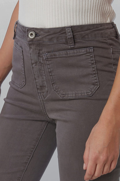 Calças de ganga skinny cinzentas escuras com detalhes de bolso à frente