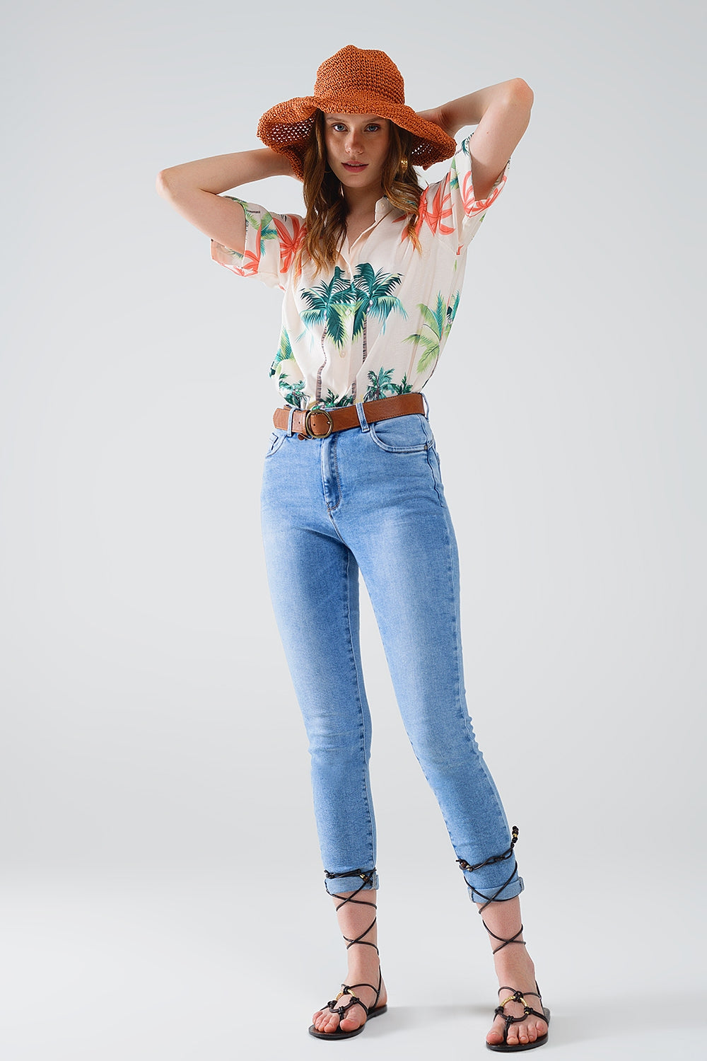 Calças de ganga super  skinny de cintura regular em lavagem clara com 5 bolsos