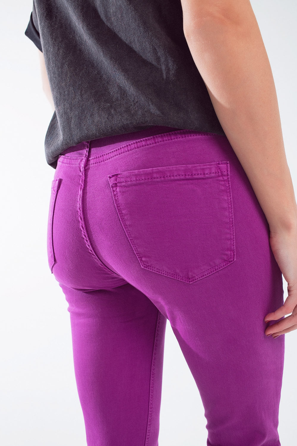 Calças de ganga super skinny fúcsia com rugas suaves no tornozelo