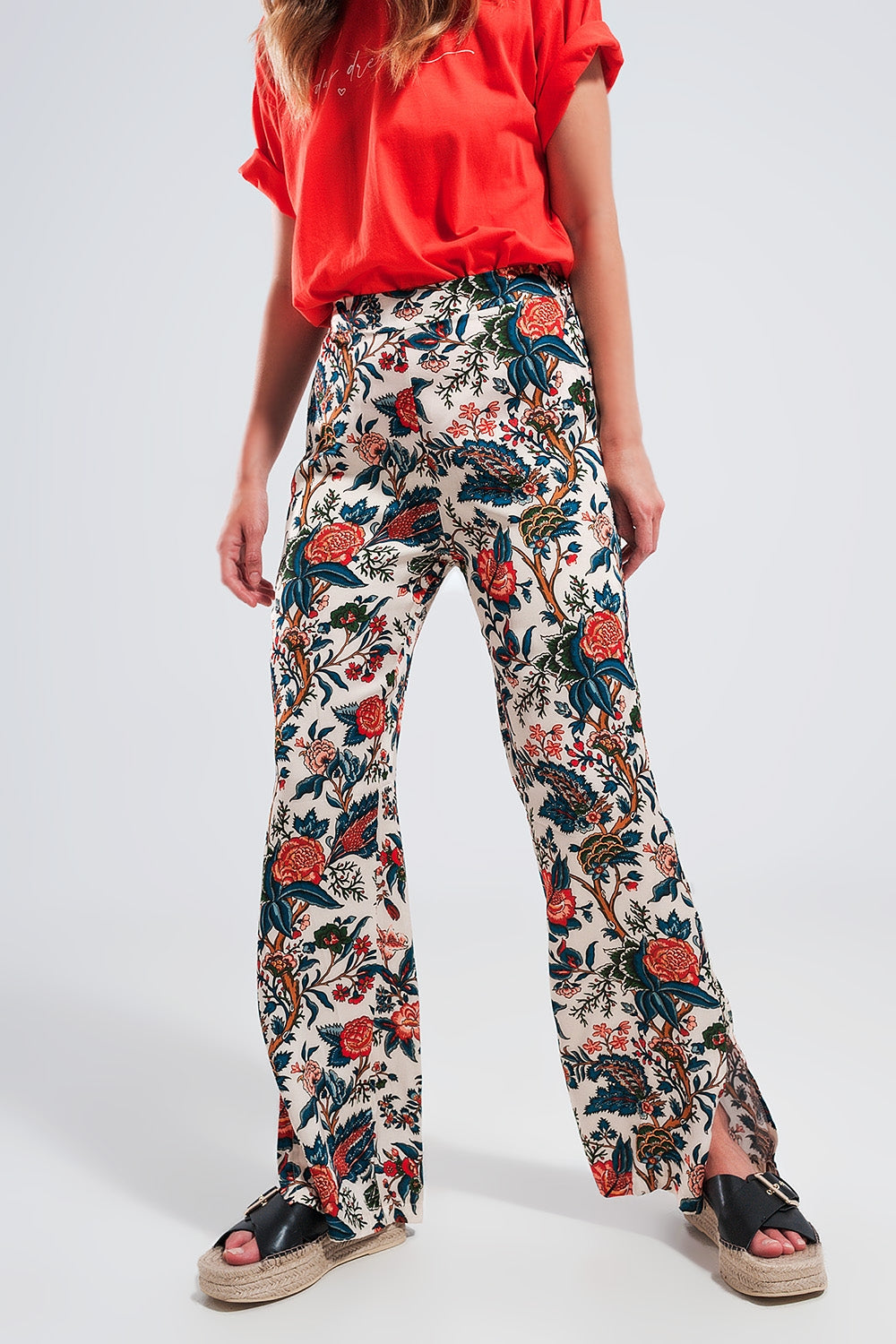 Calças de perna larga macias com padrão floral paisley beige