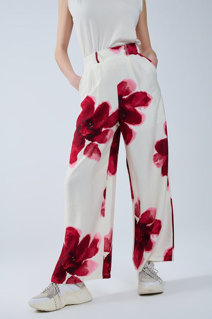 Calça Palazzo bege com estampado de flores Tropial vermelho e cinto a condizer
