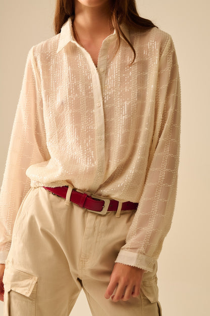 camisa de chiffon bege com detalhes de lantejoulas