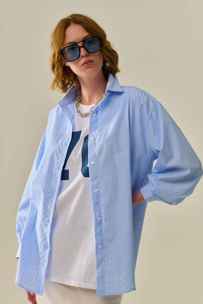 camisa de popelina às riscas azuis com strass