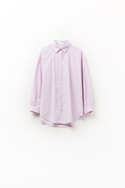 Camisa de popelina às riscas cor-de-rosa decorada com strass