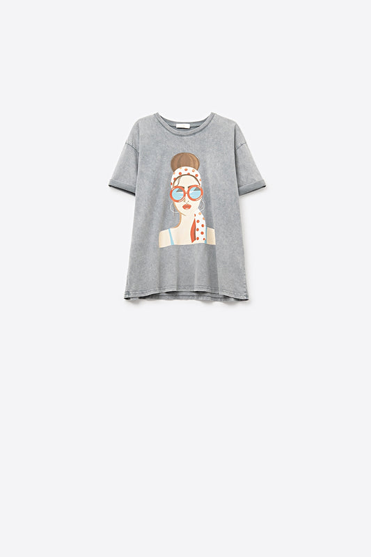 Q2 Camiseta cinza feita na Itália com estampa de menina vintage