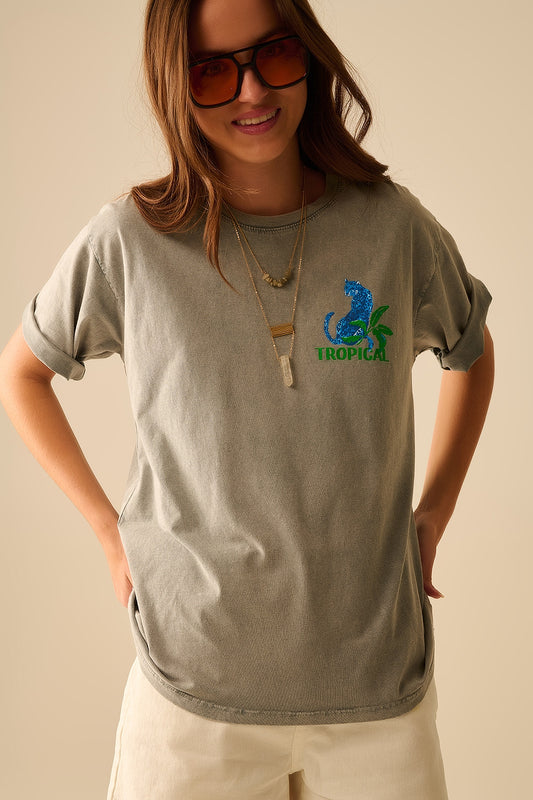Q2 Camiseta cinza feita na Itália com estampa gráfica tropical