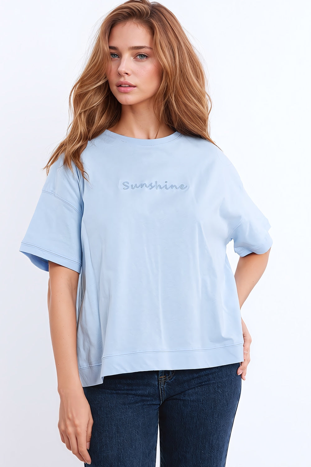 Camiseta oversized Sunshine com texto texturizado na parte da frente em azul
