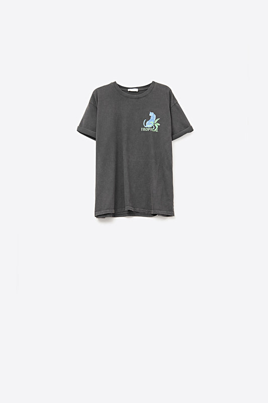 Q2 Camiseta preta feita na Itália com estampa gráfica tropical