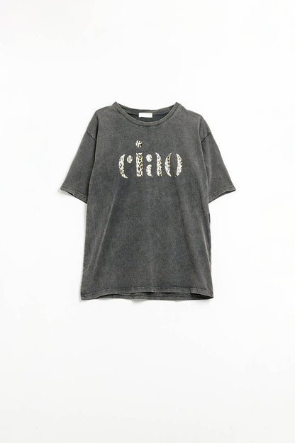Camiseta preta relaxada stonewashed com Ciao em estampa de leopardo