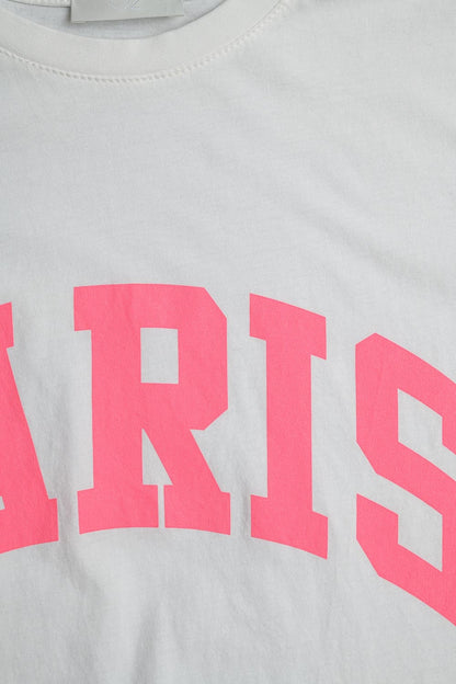 Camiseta Relaxada Branca Paris com Letras Cor-de-rosa