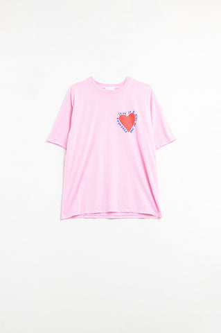 Camiseta Rosa Com Amor é um Beijo na Testa