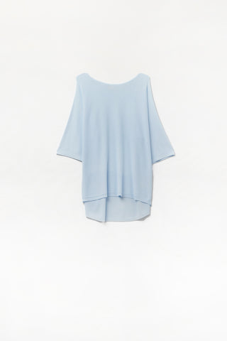 Camisola azul claro de tamanho grande com mangas até ao cotovelo