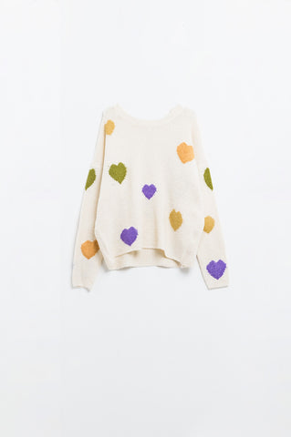 Camisola bege com gola redonda e estampada de corações