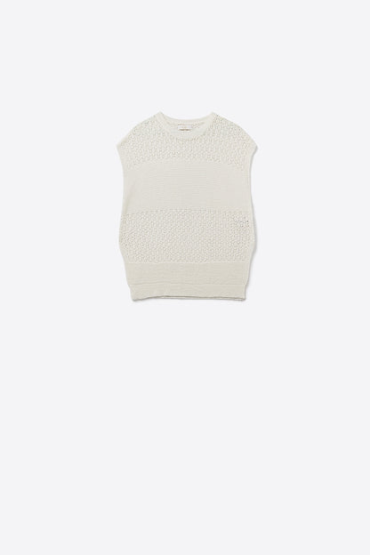 Camisola branca com malha aberta macia e mangas caídas