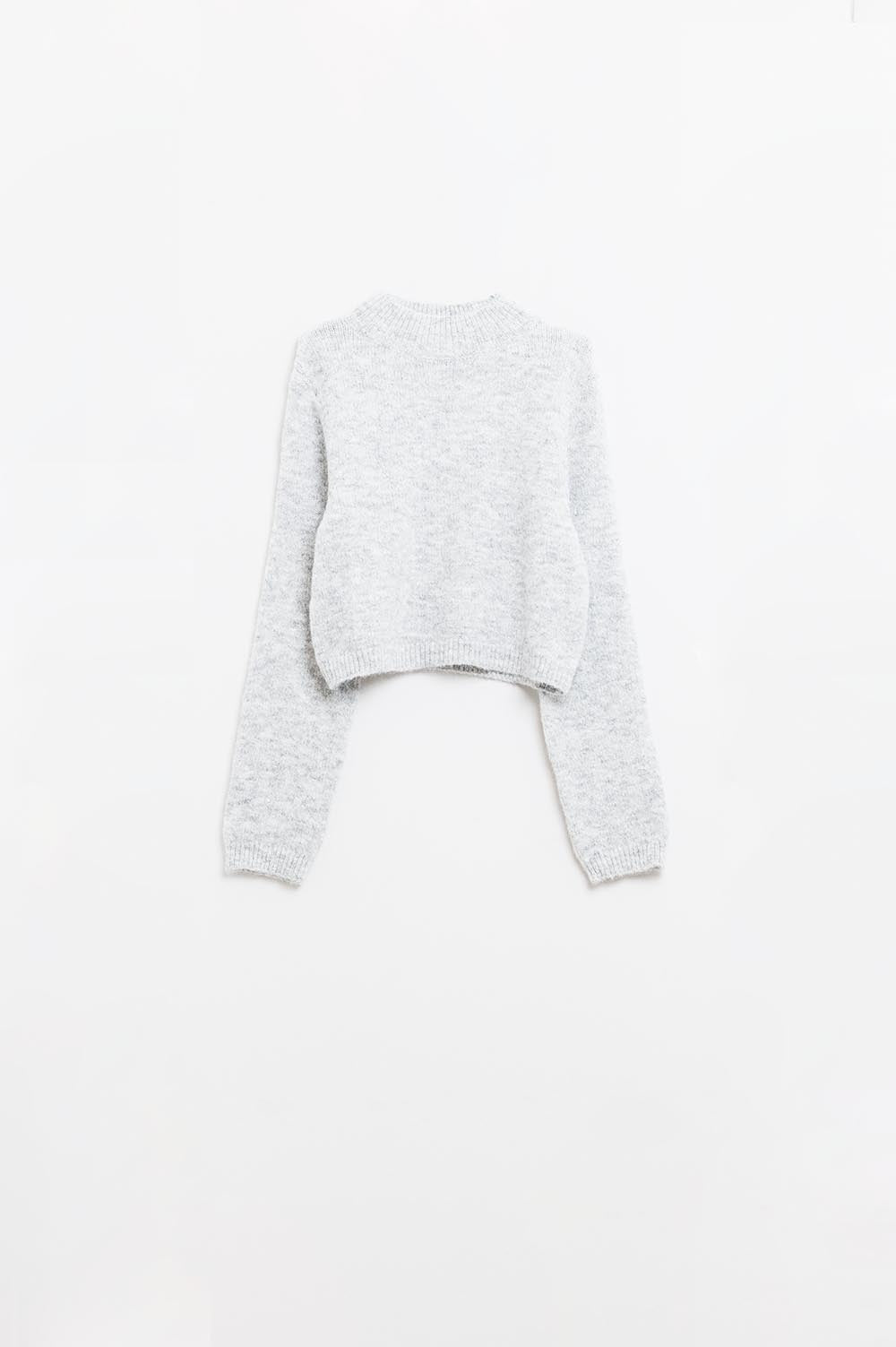 Camisola cinzenta com mangas compridas e detalhes abertos nas costas