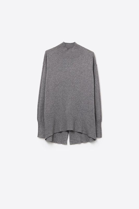 Q2 Camisola cinzenta solta com pormenor aberto nas costas