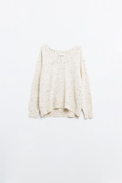 Camisola com decote em V de tamanho grande em creme