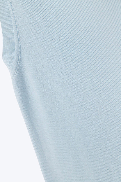 Camisola com gola redonda com nervuras em azul bebé
